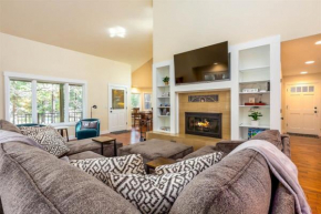 Besson Getaway- 5 min to Village Riverfront